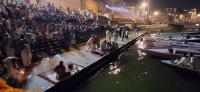 HH Swamiji performs Ganga Arati at Raja Ghat (26.03.2025)